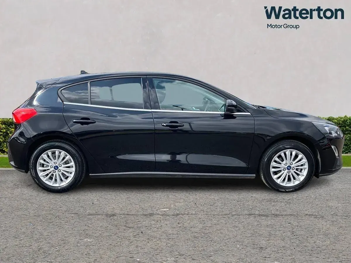 Used Ford Focus Titanium 152 HP (111 kW) 2022 Black Hatchback