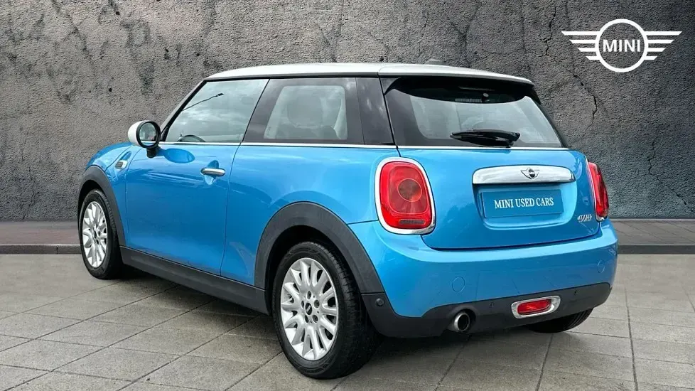 Used Mini Cooper Hatch 134 HP (98 kW) 2016 Blue Hatchback