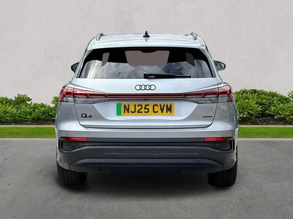 Used Audi Q4 e-tron Black Edition 210 kW (286 HP) 2025 Silver SUV