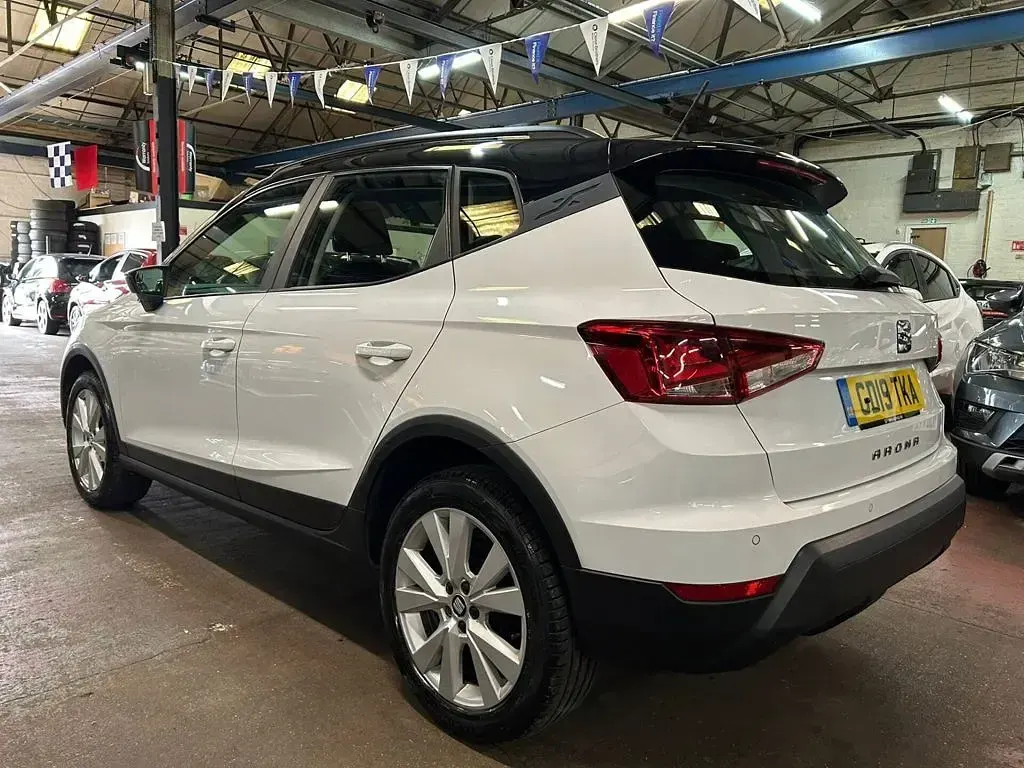 Used Seat Arona SE Technology 2019 White SUV