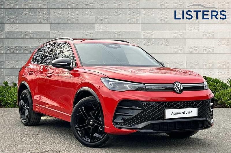Used VW Tiguan R-line 150 HP (110 kW) 2025 Persimmon red SUV