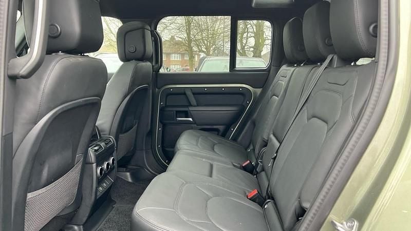 Used Land Rover Defender HSE Dynamic 350 HP (257 kW) 2025 Green SUV