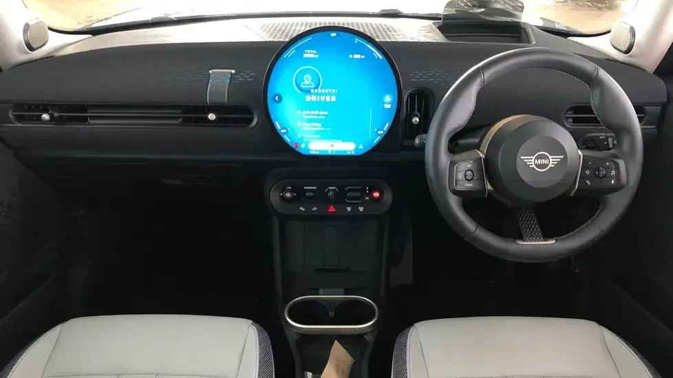 Used Mini Cooper Hatch 154 HP (113 kW) 2024 Silver Hatchback