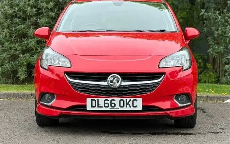 Used Vauxhall Corsa SRi 101 HP (74 kW) 2016 Red Hatchback