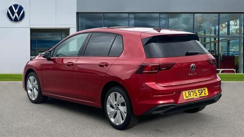 New VW Golf VIII Match 115 HP (84 kW) 2025 Kings red premium metallic Hatchback
