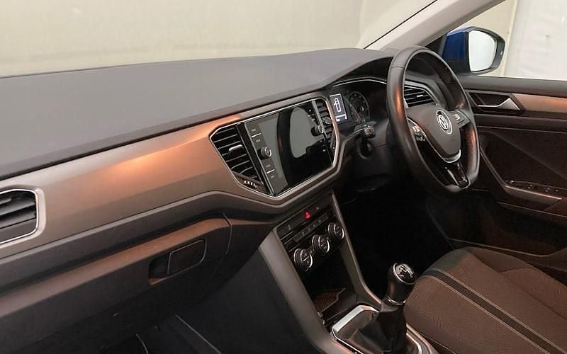 Used VW T-Roc SE 116 HP (85 kW) 2020 Blue SUV