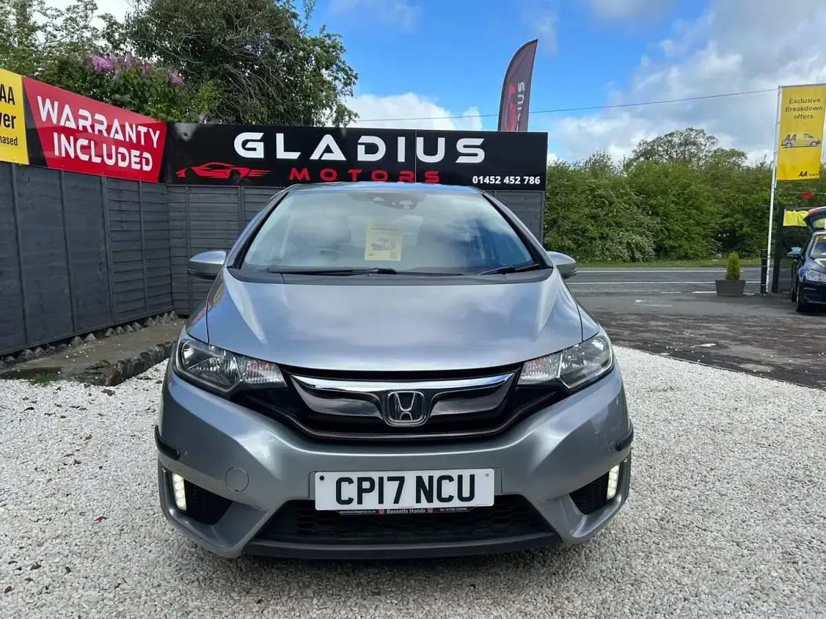 Second-hand Honda Jazz SE 102 CP (75 kW) 2017 Argintiu Hatchback