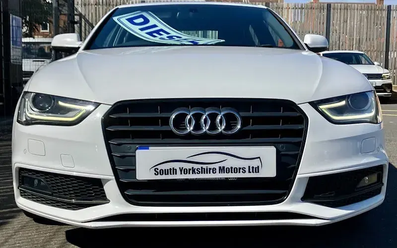 Used Audi A4 Black Edition 150 HP (110 kW) 2013 White Sedan
