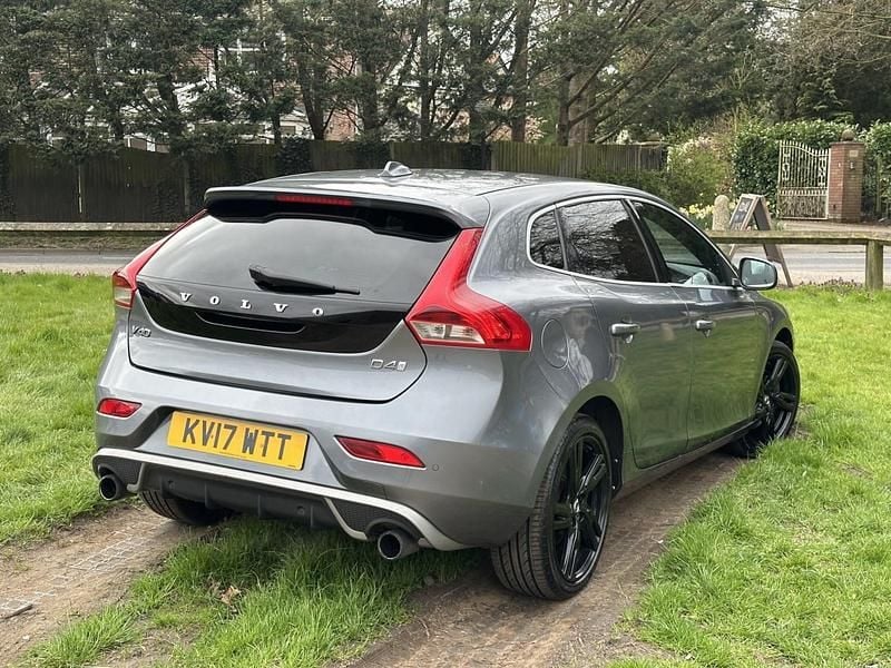 Used Volvo V40 R-Design Pro 190 HP (139 kW) 2017 Grey Hatchback
