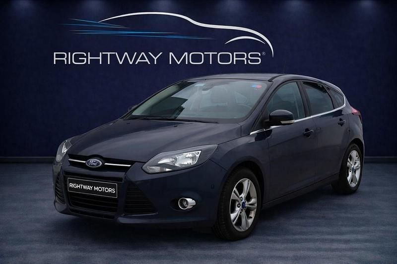 Used Ford Focus Zetec 105 HP (77 kW) 2013 Grey Hatchback