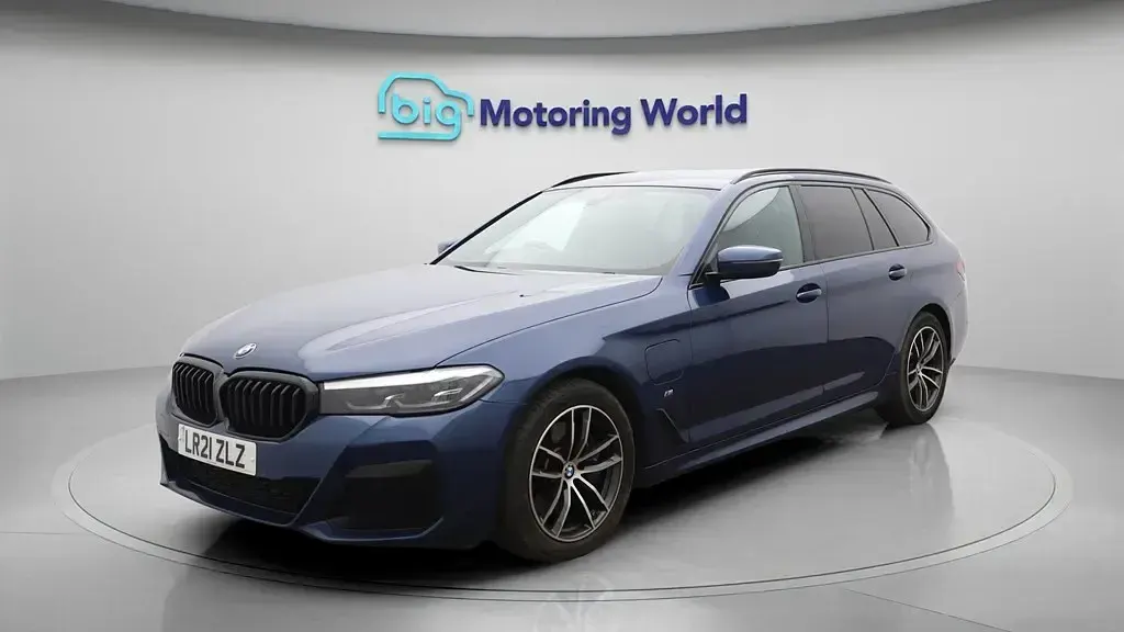 Usado BMW 530e M Sport 292 HP (214 kW) 2021 Azul Carrinha