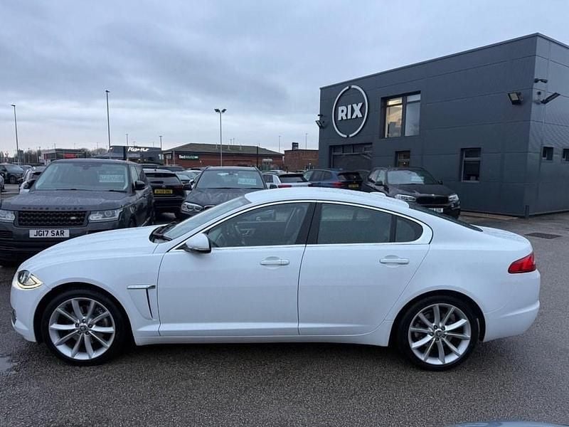 Used Jaguar XF SE 190 HP (139 kW) 2012 White Sedan