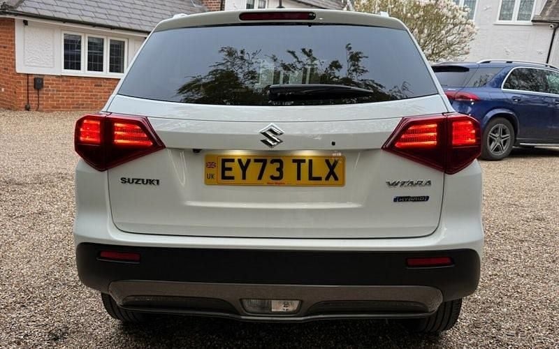 Used Suzuki Vitara SZ-T 116 HP (85 kW) 2023 White SUV