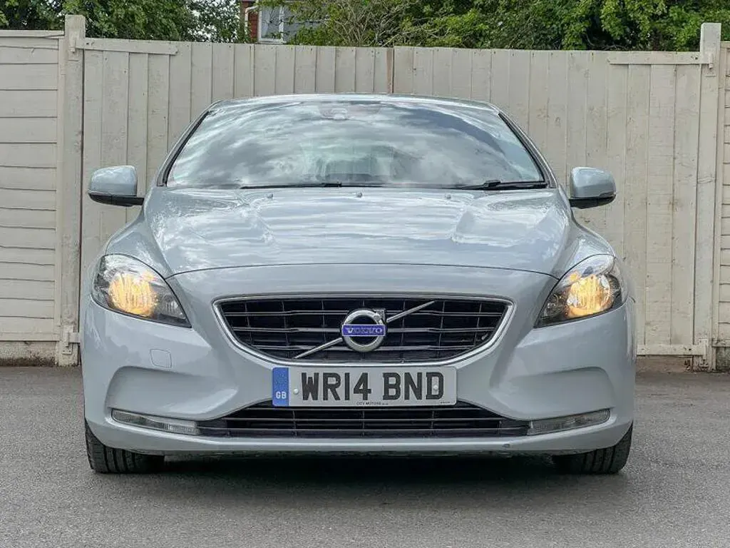 Used Volvo V40 SE 115 HP (84 kW) 2014 Blue Hatchback