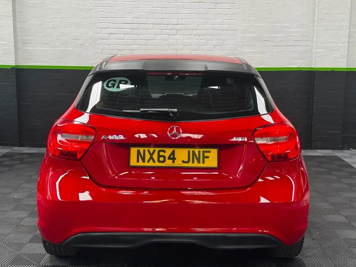 Used Mercedes A180 SE 2014 Red Hatchback