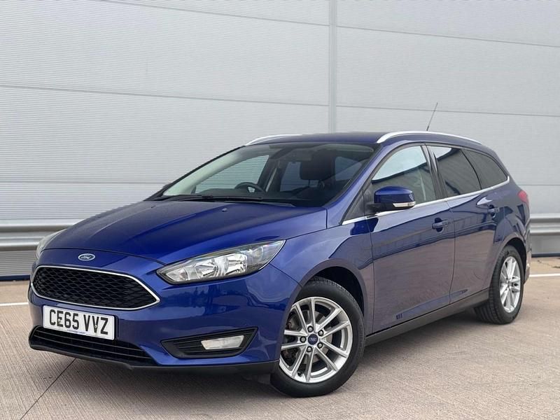 Used Ford Focus Zetec 115 HP (84 kW) 2015 Blue Estate