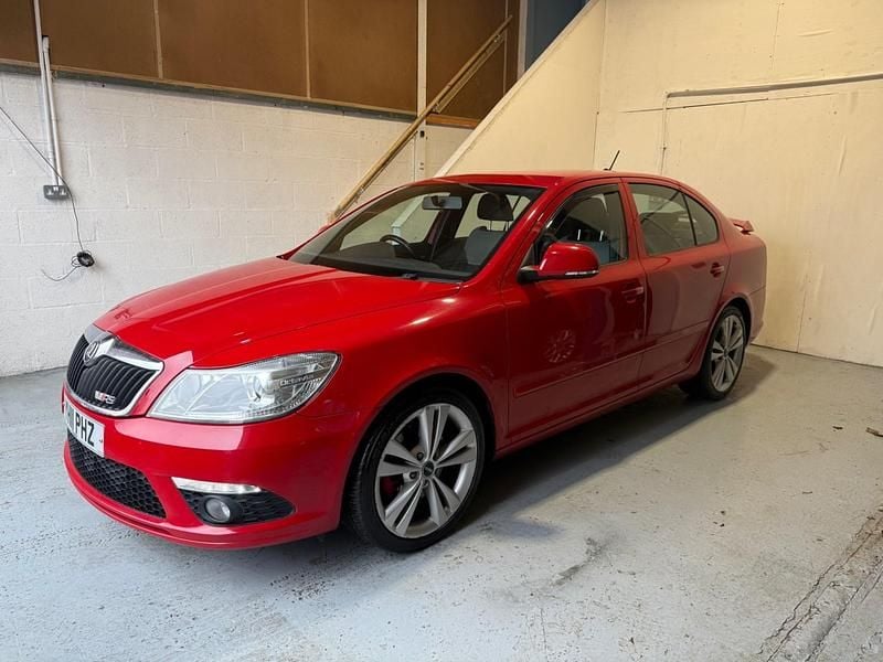 Used Skoda Octavia vRS 200 HP (147 kW) 2011 Red Hatchback
