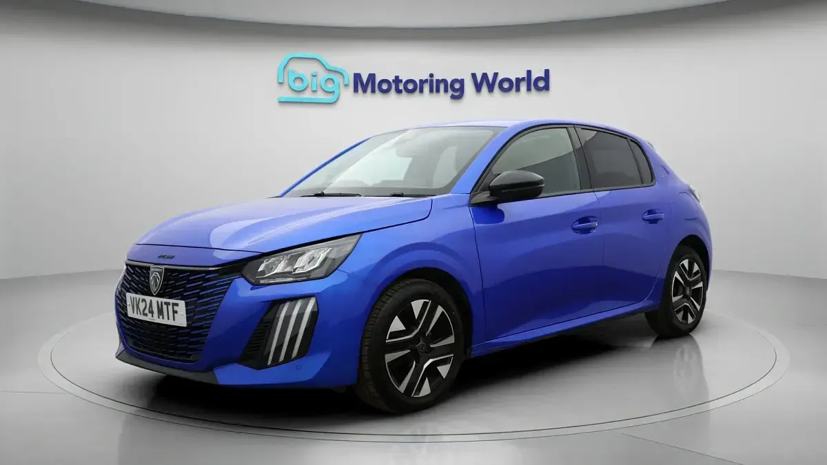 Used Peugeot 208 Allure 101 HP (74 kW) 2024 Blue Hatchback