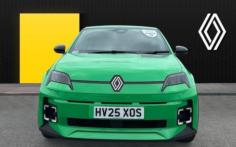 Used Renault 5 E-Tech Evolution 89 kW (122 HP) 2025 Hatchback