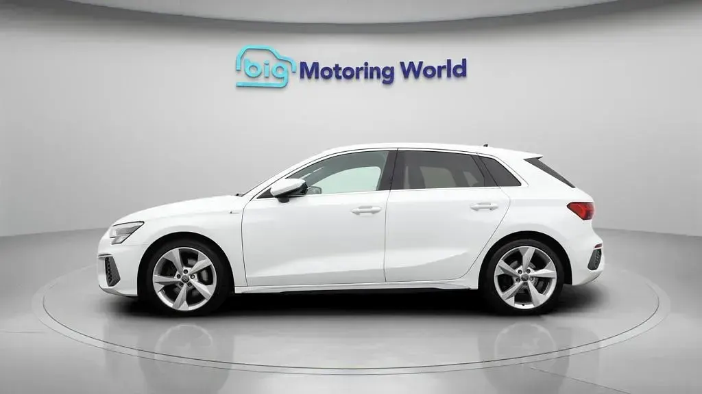 Used Audi A3 Sportback S-Line 150 HP (110 kW) 2020 White Hatchback