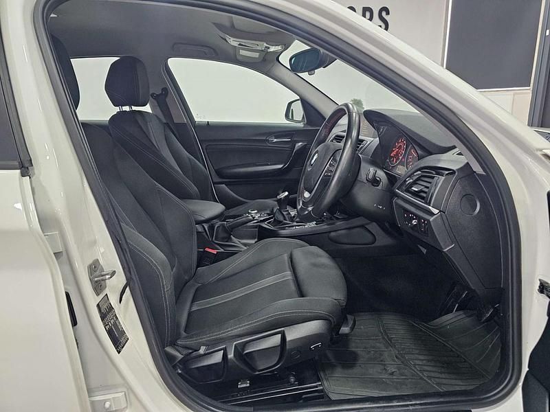 Used BMW 118 Sport Line 2016 White Hatchback
