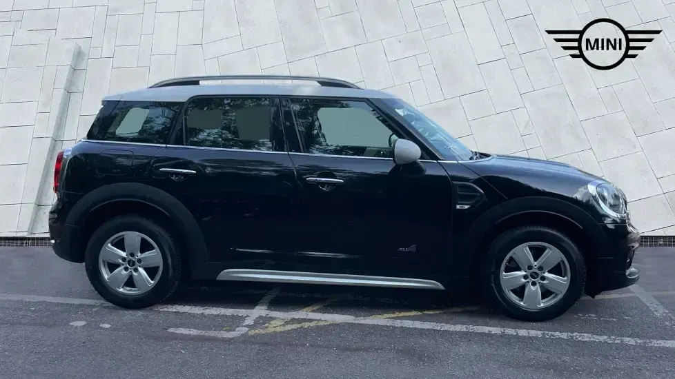 Used Mini Cooper Countryman Classic 134 HP (98 kW) 2019 Black SUV
