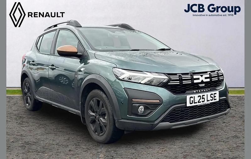 Green Used 2025 Dacia Sandero Extreme SUV | £15,995 (Fair price) - Image 1/4