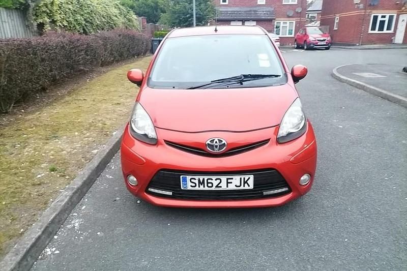 Orange Used 2012 Toyota Aygo Hatchback | £2,050 (Good price) - Image 1/1