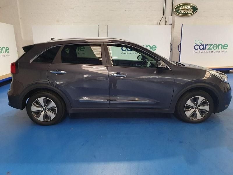 Used Kia Niro 139 HP (102 kW) 2018 Grey SUV