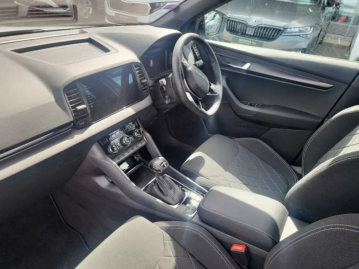 Used Skoda Karoq SportLine 110 HP (80 kW) 2025 Moon white metallic SUV