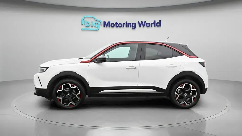 Second-hand Vauxhall Mokka SRi 130 CP (95 kW) 2022 Alb SUV