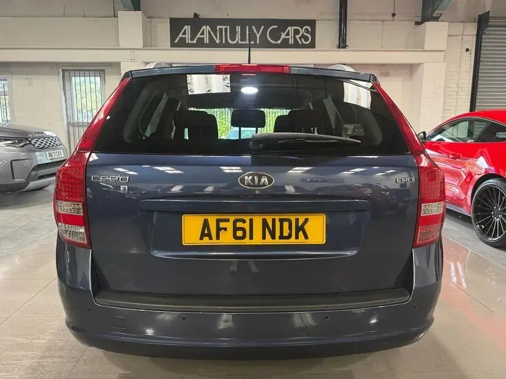 Used Kia Ceed 113 HP (83 kW) 2011 Blue Hatchback