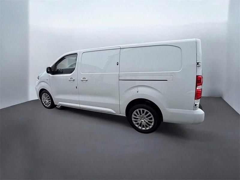 Used Vauxhall Vivaro S 100 HP (73 kW) 2023 White MPV