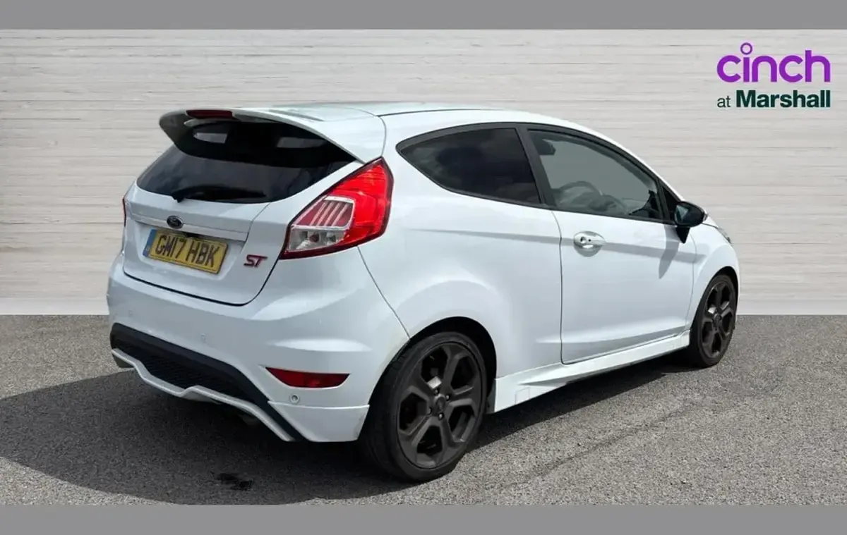 Used Ford Fiesta ST 182 HP (133 kW) 2017 White Hatchback