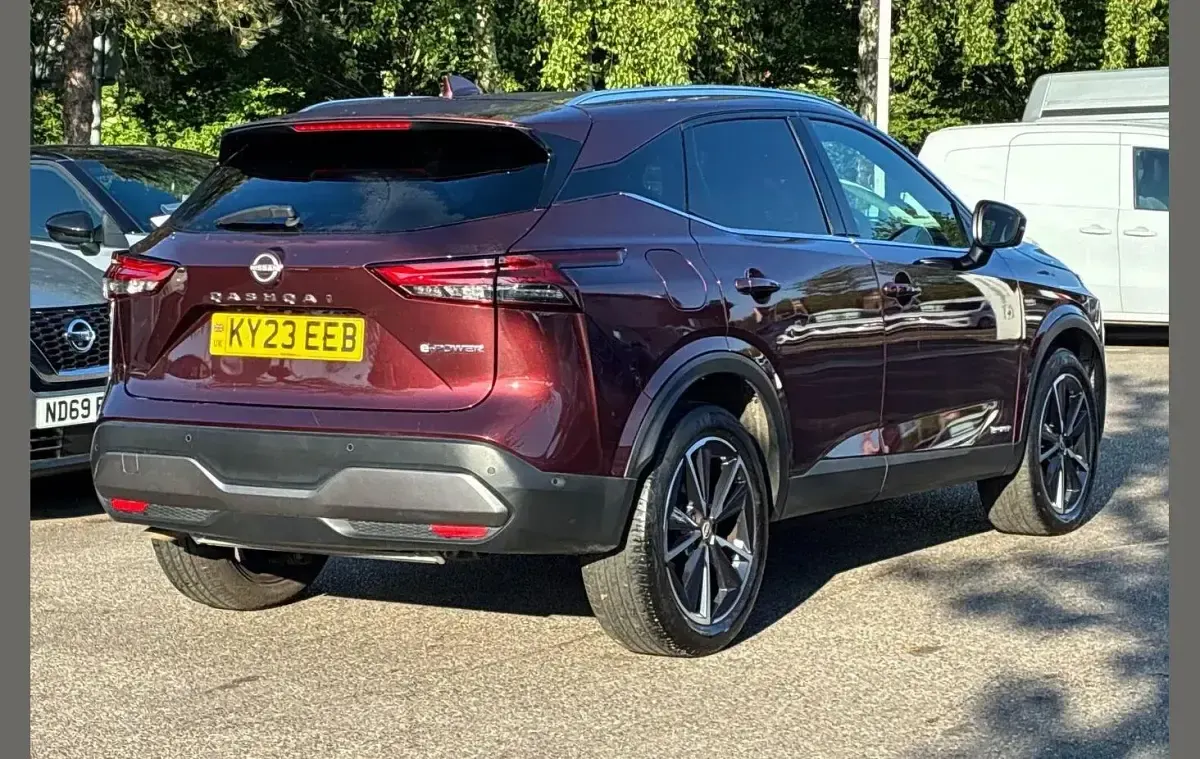 Used Nissan Qashqai Tekna 190 HP (139 kW) 2023 Red SUV