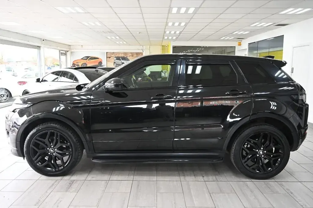 Used Land Rover Range Rover evoque HSE Dynamic 180 HP (132 kW) 2017 Black Estate