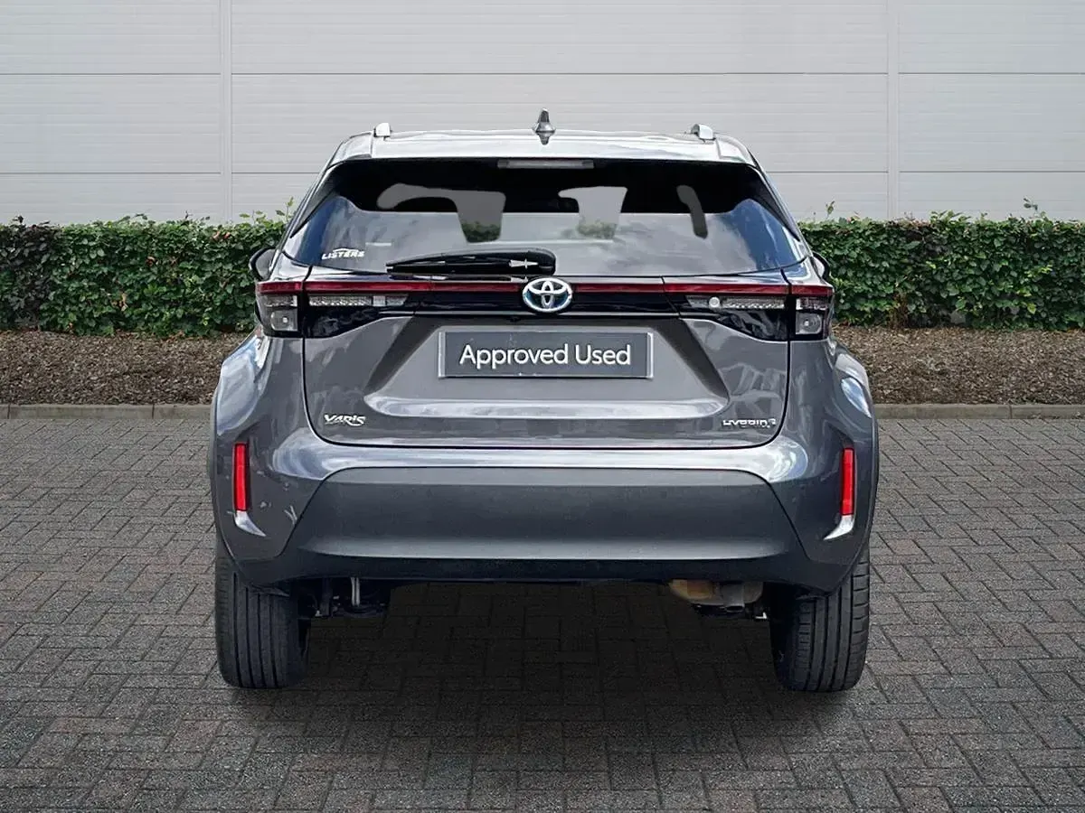 Used Toyota Yaris Hybrid 2022 Grey Estate