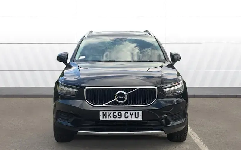 Used Volvo XC40 Momentum 163 HP (119 kW) 2021 SUV