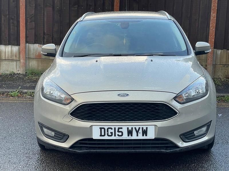 Used Ford Focus Zetec 115 HP (84 kW) 2015 Silver Estate