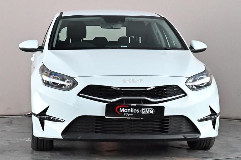 Used Kia Ceed 134 HP (98 kW) 2023 White Hatchback