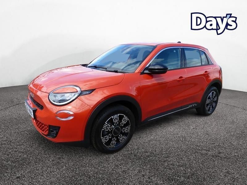 Used Fiat 600 S 100 HP (73 kW) 2024 Orange SUV