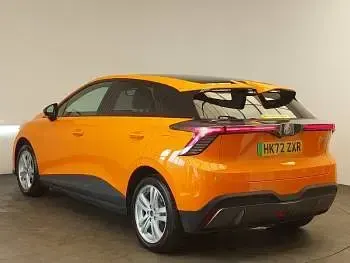Used MG MG4 EV Trophy 149 kW (203 HP) 2022 Orange Hatchback