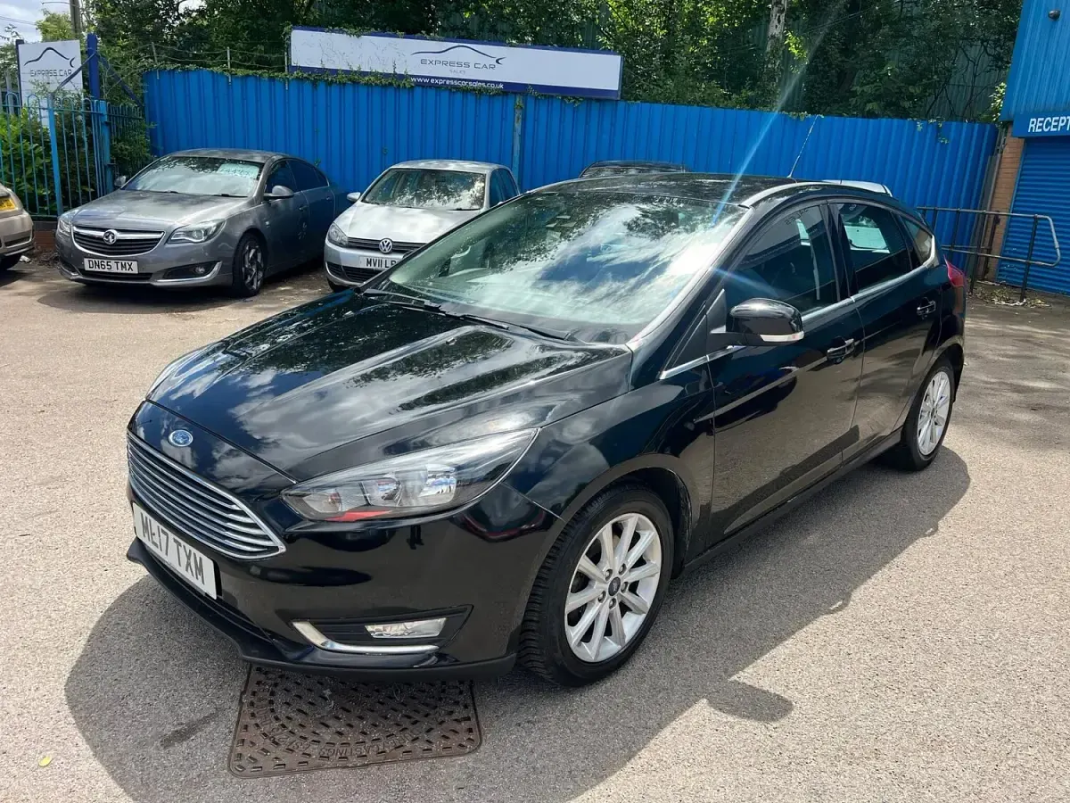 Used Ford Focus Titanium 100 HP (73 kW) 2017 Black Hatchback
