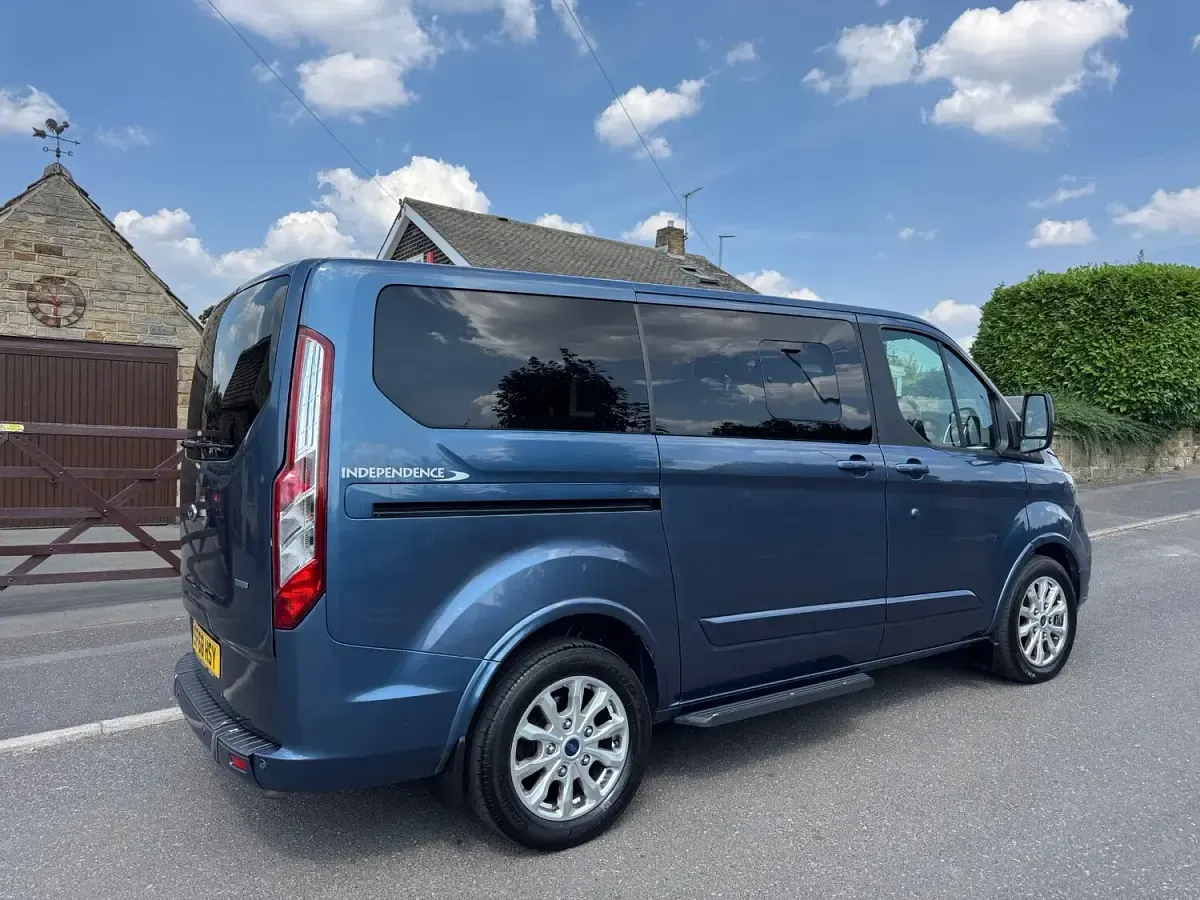 Used Ford Tourneo Titanium 2018 Blue MPV