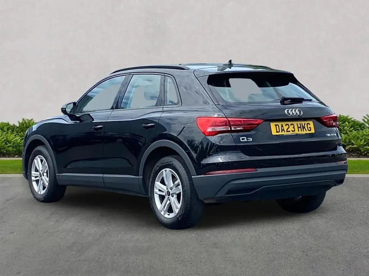 Used Audi Q3 Design 150 HP (110 kW) 2023 Black SUV