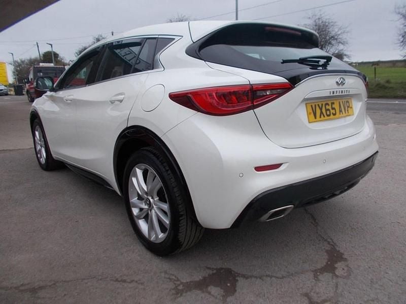 Used Infiniti Q30 109 HP (80 kW) 2015 White