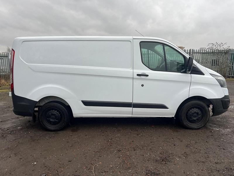 Used Ford Transit Custom 100 HP (73 kW) 2015 White Van