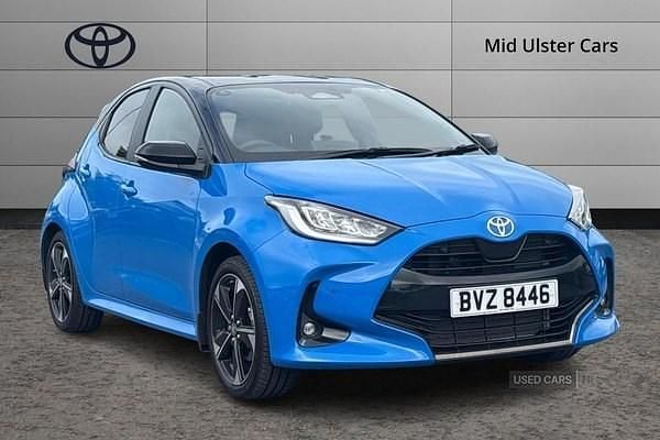 Blue New 2025 Toyota Yaris Hybrid Edition Hatchback | £23,995 (Fair price) - Image 1/4