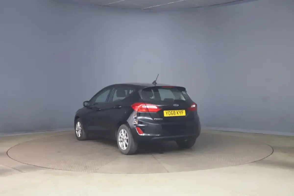 Used Ford Fiesta Zetec 100 HP (73 kW) 2018 Black Hatchback