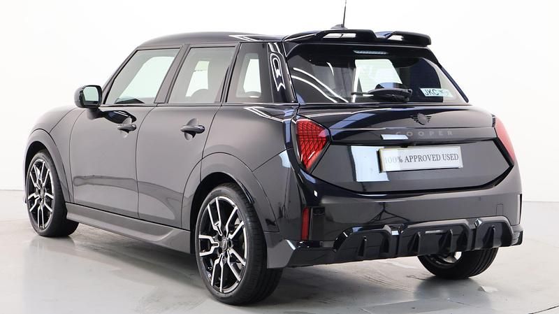 Used Mini Cooper Hatch 113 kW (154 HP) 2025 Black Hatchback